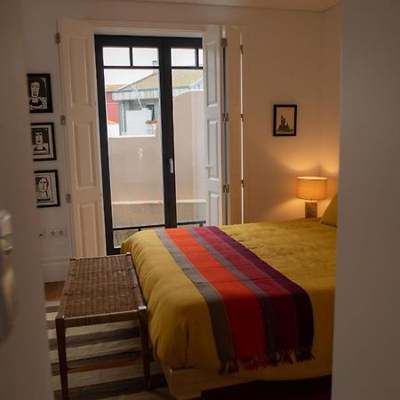 Spacious Studio W/ Balcony & Ac By Lovelystay Porto Luaran gambar