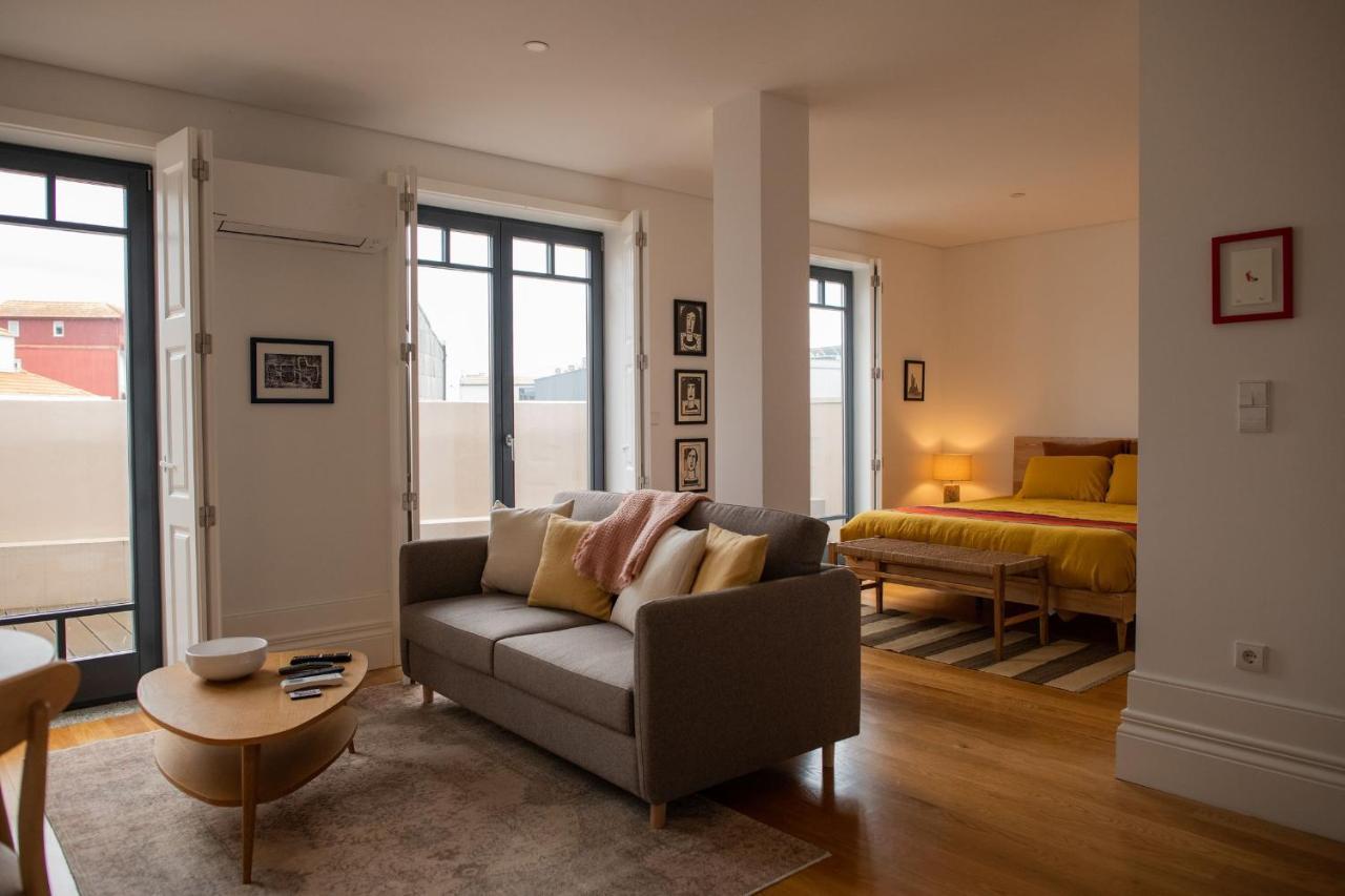 Spacious Studio W/ Balcony & Ac By Lovelystay Porto Luaran gambar