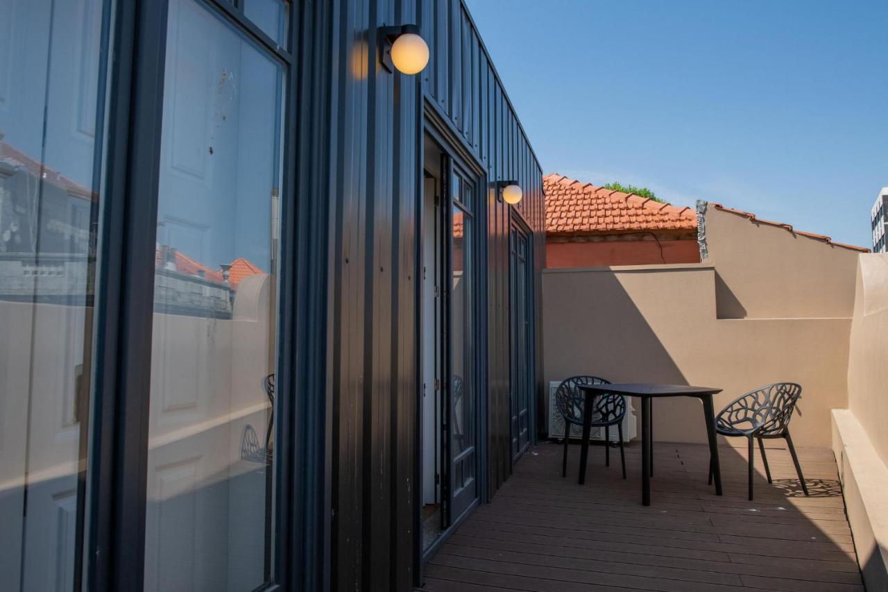 Spacious Studio W/ Balcony & Ac By Lovelystay Porto Luaran gambar